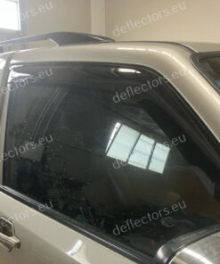 Alternative view of Okenné deflektory na lepenie pre Mitsubishi Pajero III 1999-2006; IV 2006+ (Shogun, Montero) 3 dvere - 2 kusy