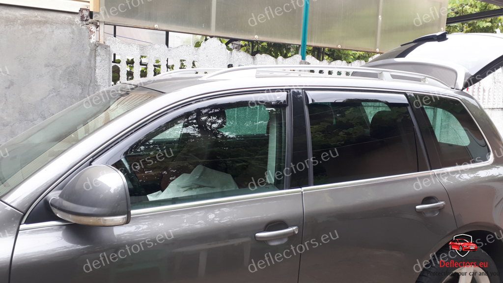 Set paravânturi auto cu montajul exterior pentru VW Touareg I 2003-2010 / Porsche Cayenne 2002-2007 cu 5 uși – 4 buc. față și spate 24 Set paravânturi auto cu montajul exterior pentru VW Touareg I 2003-2010 / Porsche Cayenne 2002-2007 cu 5 uși - 4 buc. față și spate - imagine 22