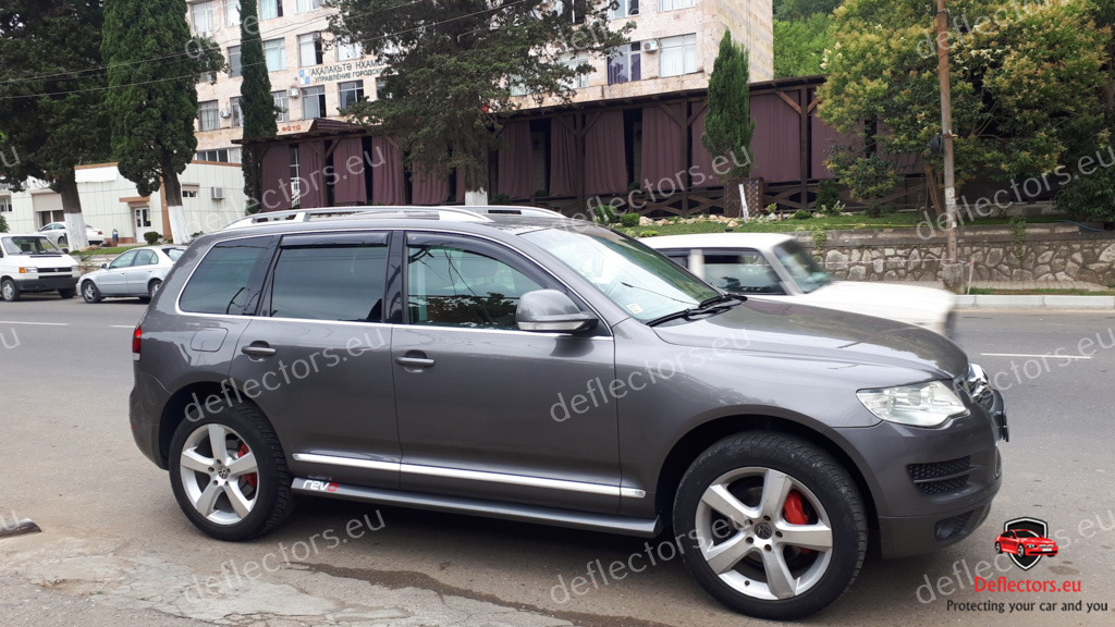 Set paravânturi auto cu montajul exterior pentru VW Touareg I 2003-2010 / Porsche Cayenne 2002-2007 cu 5 uși – 4 buc. față și spate 25 Set paravânturi auto cu montajul exterior pentru VW Touareg I 2003-2010 / Porsche Cayenne 2002-2007 cu 5 uși - 4 buc. față și spate - imagine 23