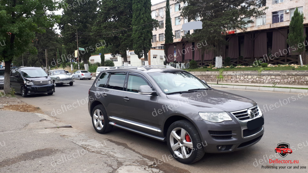 Set paravânturi auto cu montajul exterior pentru VW Touareg I 2003-2010 / Porsche Cayenne 2002-2007 cu 5 uși – 4 buc. față și spate 26 Set paravânturi auto cu montajul exterior pentru VW Touareg I 2003-2010 / Porsche Cayenne 2002-2007 cu 5 uși - 4 buc. față și spate - imagine 24