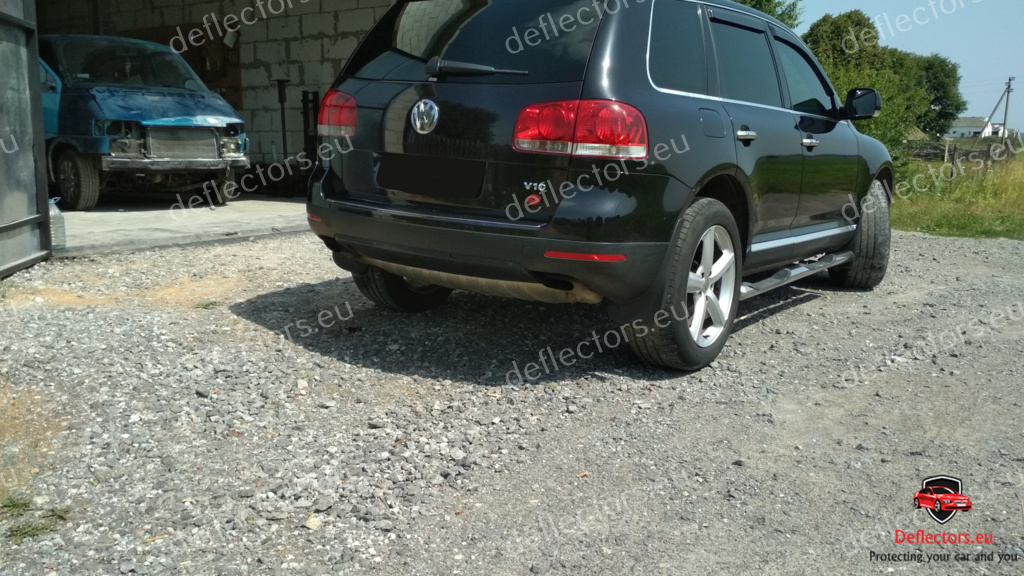 Set paravânturi auto cu montajul exterior pentru VW Touareg I 2003-2010 / Porsche Cayenne 2002-2007 cu 5 uși – 4 buc. față și spate 14 Set paravânturi auto cu montajul exterior pentru VW Touareg I 2003-2010 / Porsche Cayenne 2002-2007 cu 5 uși - 4 buc. față și spate - imagine 12