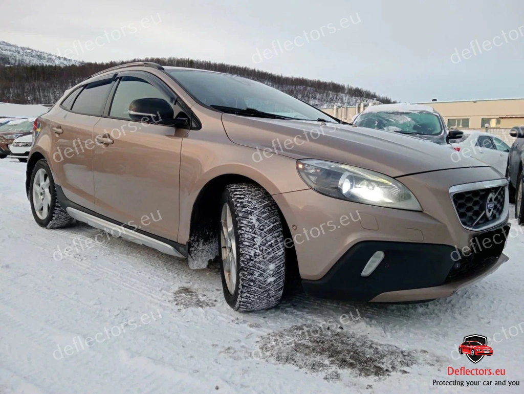 Vindavvisare / fönstervisir extern montering för Volvo V40 Cross Country (D2-D4;T3-T5) 2012+ – 5 dörrar – 4 st. fram och bak 3 Vindavvisare / fönstervisir extern montering för Volvo V40 Cross Country (D2-D4;T3-T5) 2012+ - 5 dörrar - 4 st. fram och bak