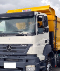 Alternative view of Solskydd bil / vindruteskydd / gangsterkeps till MERCEDES ATEGO 2004-2013 (svart för montering)