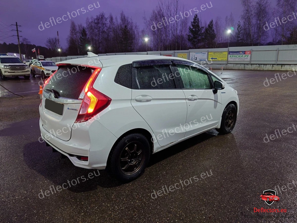 Vindavvisare / fönstervisir extern montering för Honda Jazz III 2013-2020 – 5 dörrar – 4 st. fram och bak 2 Vindavvisare / fönstervisir extern montering för Honda Jazz III 2013-2020 - 5 dörrar - 4 st. fram och bak