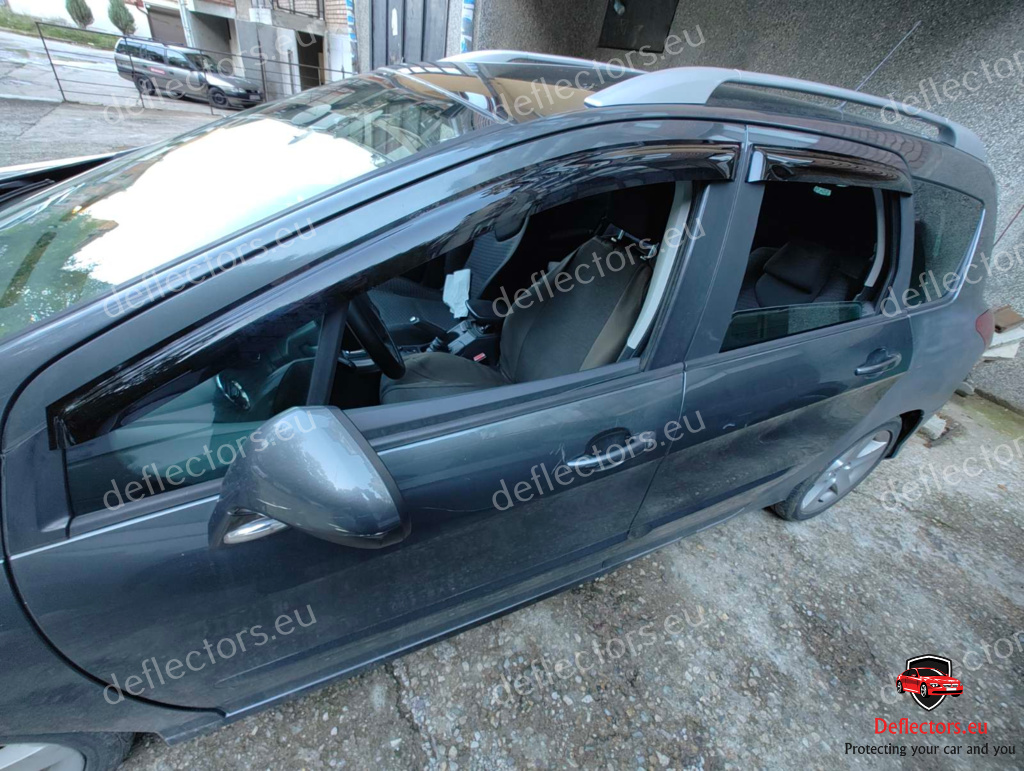 Deflettori aria l’installazione esterna per Peugeot 308 Combi / Wagon 2008-2011 5 porte – 4 pz. anteriori e posteriori 2 Deflettori aria l'installazione esterna per Peugeot 308 Combi / Wagon 2008-2011 5 porte - 4 pz. anteriori e posteriori