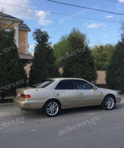 Alternative view of Déflecteurs d’air / de vent à coller pour Toyota Camry (XV20) 1996-2002 5 portes - 4 avant et arrière