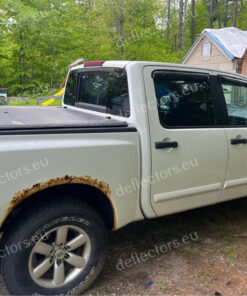Alternative view of Vindavvisare / fönstervisir extern montering för Nissan Titan Crew Cab 2004-2015 4 dörrar - 4 st. fram och bak