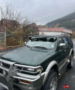 Alternative view of Das Visier auf der Windschutzscheibe (Sonnenblende) für MITSUBISHI PAJERO SPORT 1998-2007 (SHOGUN SPORT) (schwarz mit Befestigung)